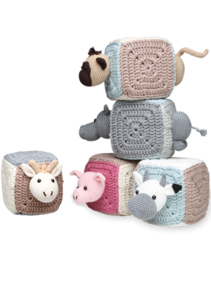 Stacking cubes- with animals